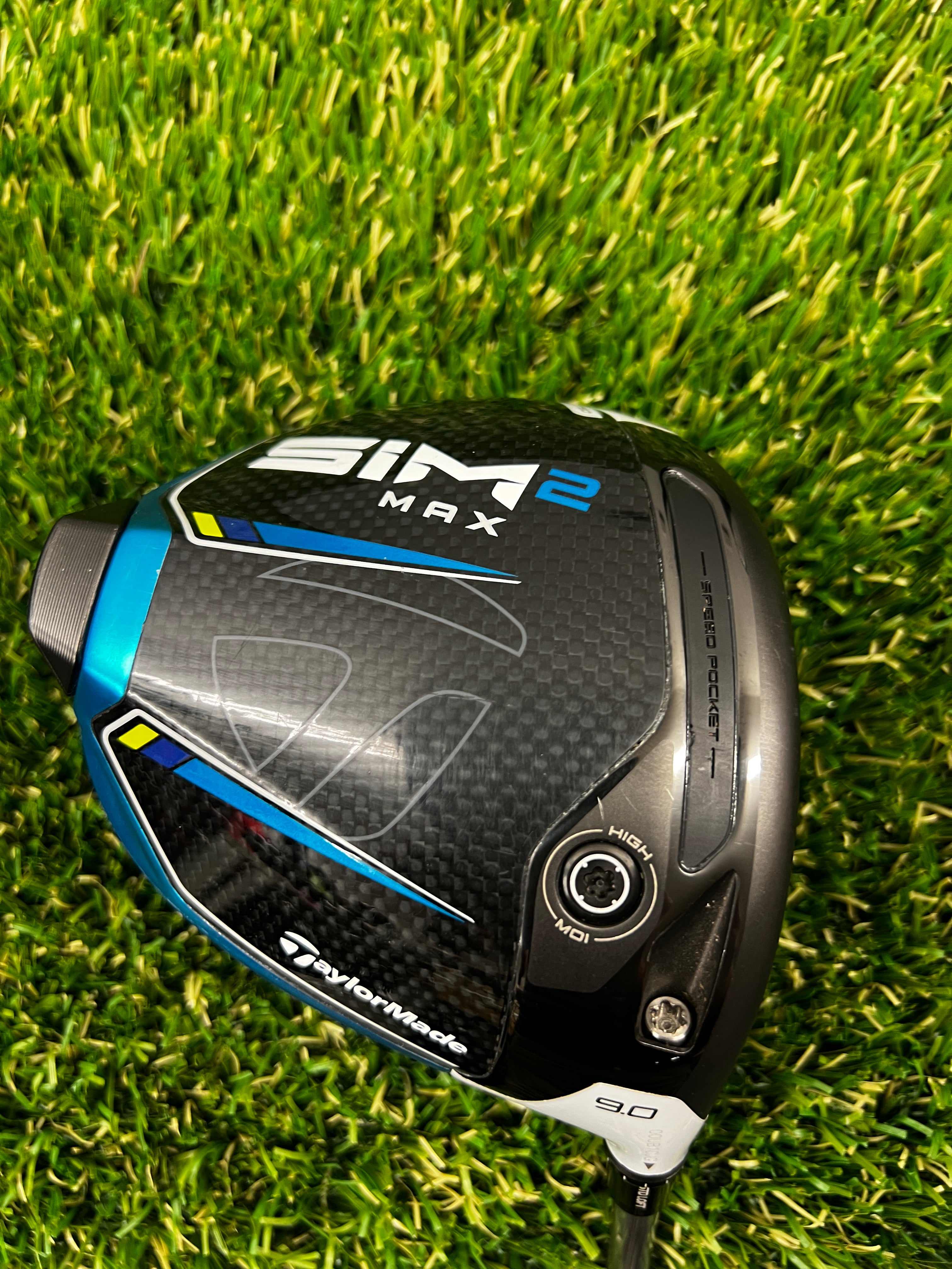 Taylormade SIM2 Max Driver 9 Degrees Regular Flex - Kuro Taylormade SIM2 Max Driver 9 Degrees Regular Flex - Kuro